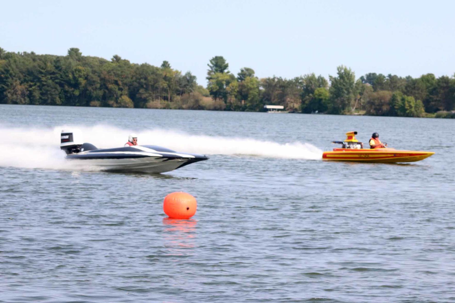 Powerboat racing on Rice Lake 9-11-21